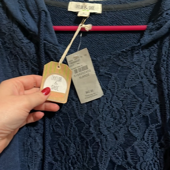 Taylor and Sage hoodie with lace detailing - Picture 3 of 3